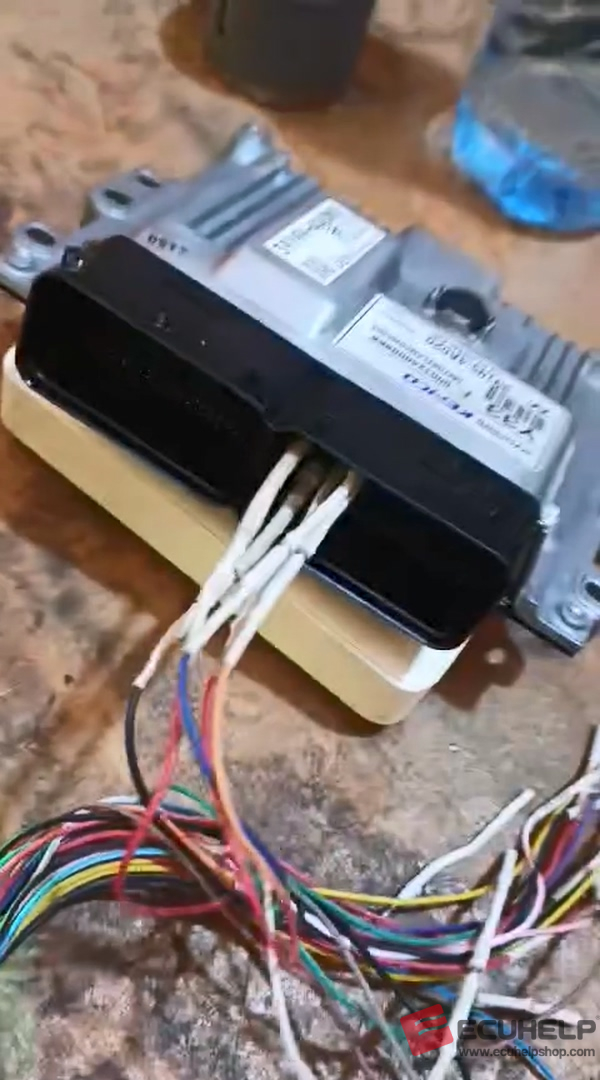 KT200 V2 Read Write Hyundai MB275700-57XX RENESAS SH72546 on Bench-02