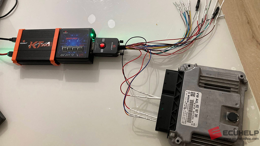 KT200II Read Write SKODA MG1CS011 SPC5777 2007 on Bench-03