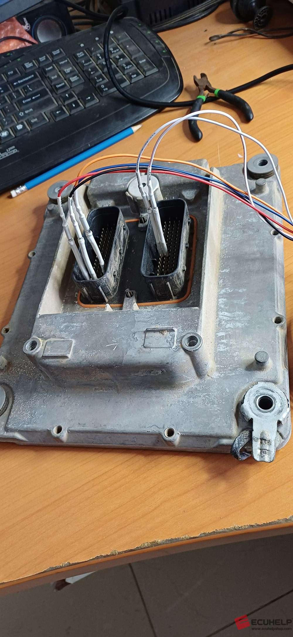 KT200II Read Write Volvo Truck TRW EMS2.2 via Pinout Mode-04