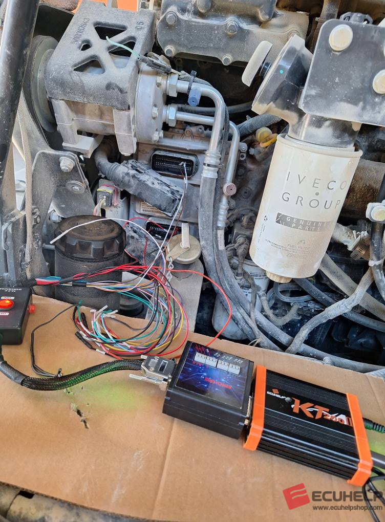 KT200II Read Write Case 521g Edc17cv41 TC1797 on Bench-02