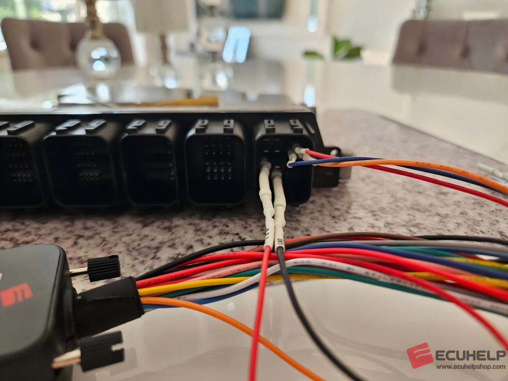 KT200II Read Write Mercedes E220 2019 MD1CP001 on Bench-03